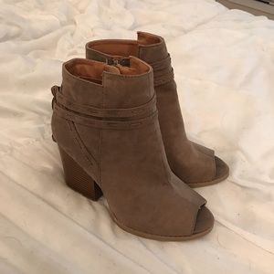 Size 7 booties from tillys that haven’t been worn